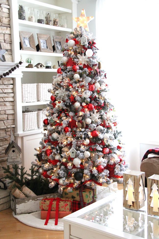Classic-white-christmas-tree