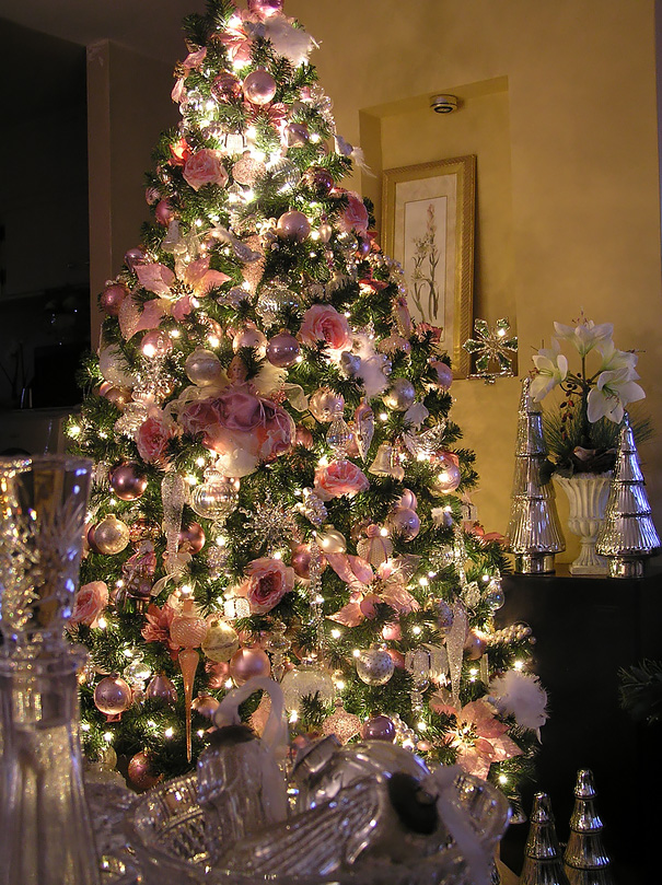 floral-christmas-tree