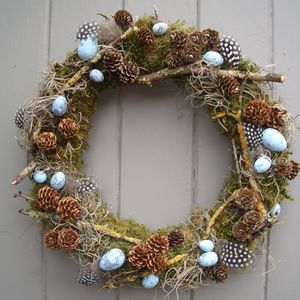 preview_easter-feather-egg-and-twig-wreath