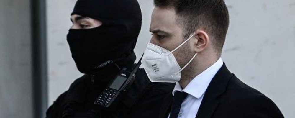 Μπάμπης Αναγνωστόπουλος: Καταπέλτης η εισαγγελέας – “Θεία Δίκη” το ρολόι