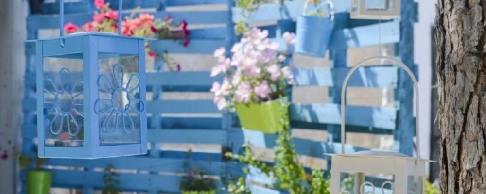8 Εντυπωσιακές Ιδέες για να διακοσμήσεις τον κήπο σου οικονομικά!
