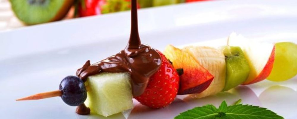 Σουβλάκια φρούτων με σοκολάτα για απόλαυση χωρίς ενοχές!