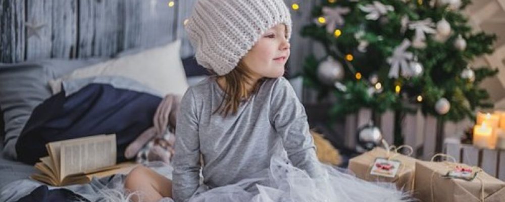 4 λόγοι που στολίζω νωρίτερα το Χριστουγεννιάτικο δέντρο με τα παιδιά μου