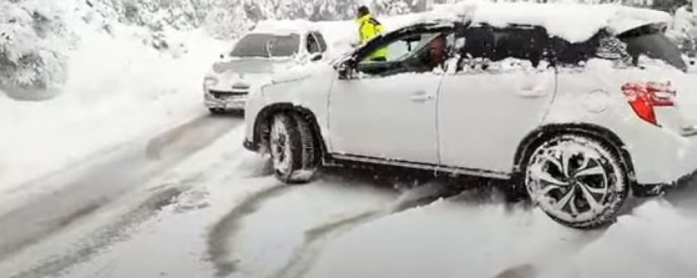 Κακοκαιρία: Κλειστό το χιονοδρομικό της Ζήρειας στην ορεινή Κορινθία-βίντεο