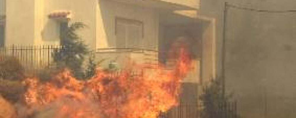 Νεκρός στη Παλλήνη – Αυτοκτόνησε ηλικιωμένος όταν το σπίτι του περικυκλώθηκε από τις φλόγες