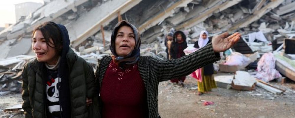 Απάνθρωπη στοίχιση με ΗΠΑ – ΕΕ στο συριακό λαό – Και η ελληνική κυβέρνηση στέλνει βοήθεια μόνο στην Τουρκία