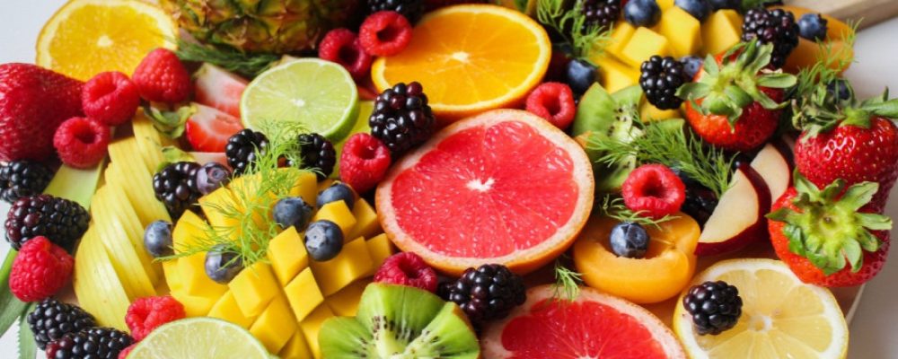 Το φρούτο «της νιότης» που πρέπει να τρώτε καθημερινά
