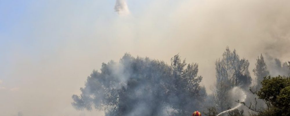 Φωτιά στην Περαχώρα: Η απόφαση που έσωσε την περιοχή!