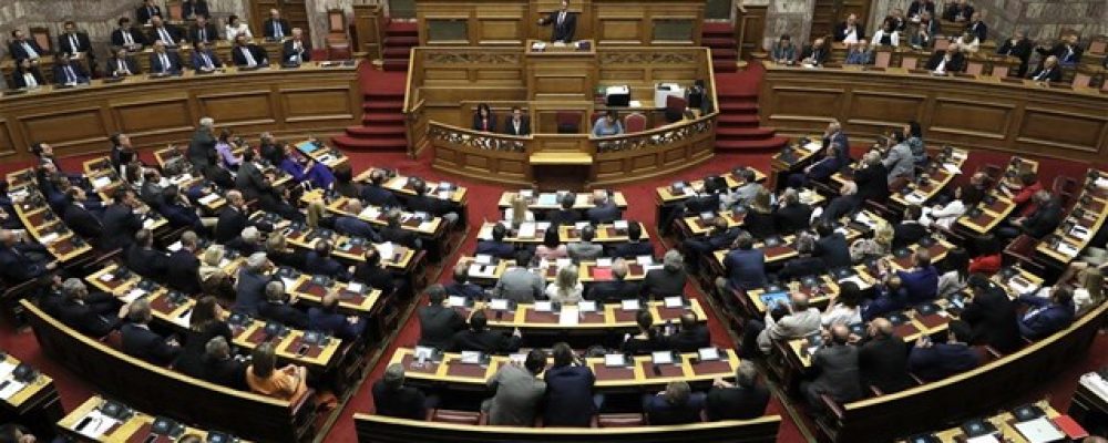 Θλίψη στη Βουλή: Πέθανε από κορονοϊό μόλις στα 51 χρόνια του ο γιατρός του Ελληνικού Κοινοβουλίου
