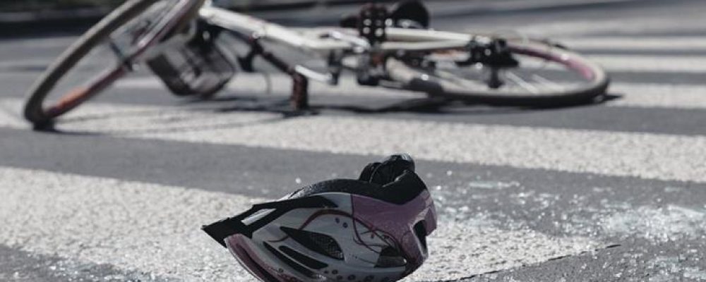 Σοβαρός τραυματισμός ποδηλάτη στη γέφυρα της Ποσειδωνίας