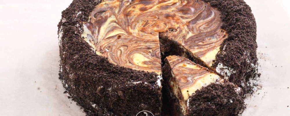 Cheesecake με μπισκότο με κάτω μέρος Brownie