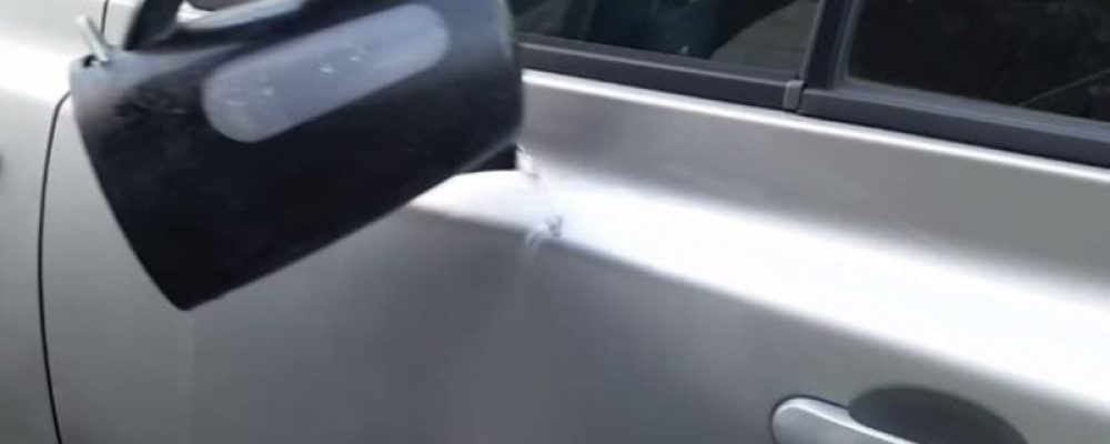 Δοκιμάσετε να ρίξετε βραστό νερό πάνω στο αυτοκίνητο σας…