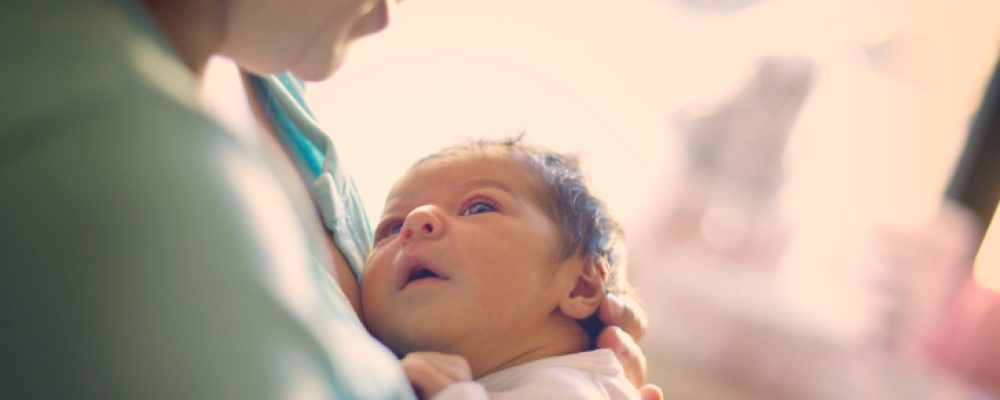 Παγκόσμια ιατρική πρωτιά για την Ελλάδα: Γεννήθηκε το πρώτο μωρό με τη μέθοδο της Μεταφοράς Μητρικής Ατράκτου