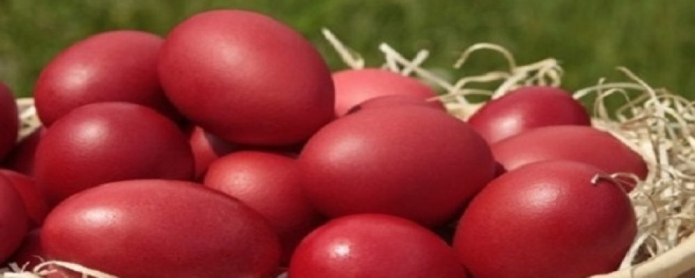 Πόσο αντέχουν εκτός ψυγείου τα πασχαλινά αυγά