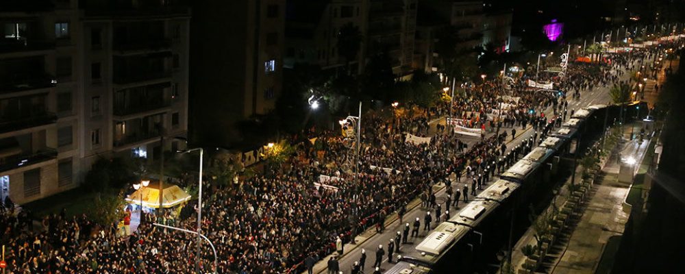 Επέτειος Πολυτεχνείου: Ολοκληρώθηκε η πορεία…40.000 πολίτες στην πορεία στο κέντρο της Αθήνας-φωτο