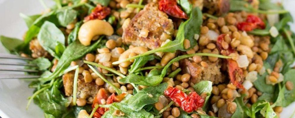 4 Συνταγές για σαλάτα με όσπρια πλούσια σε πρωτεΐνη!