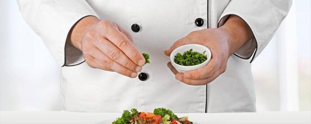 Κορυφαίοι σεφ του εξωτερικού αποκαλύπτουν μυστικά που θα απογειώσουν τη μαγειρική σας