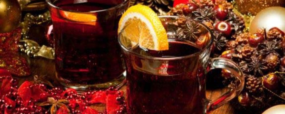 Φτιάξτε ζεστό αρωματικό κρασί: Το ποτό των Χριστουγέννων