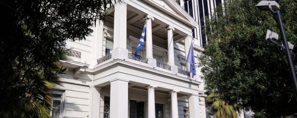 Η ελληνική κυβέρνηση απελαύνει 12 Ρώσους διπλωμάτες – Πως αντέδρασε η ρωσική πρεσβεία
