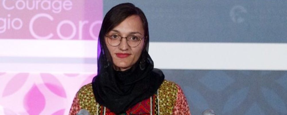 Σοκάρει η πρώτη γυναίκα δήμαρχος της Καμπούλ: “Απλώς περιμένω να με σκοτώσουν οι Ταλιμπάν”