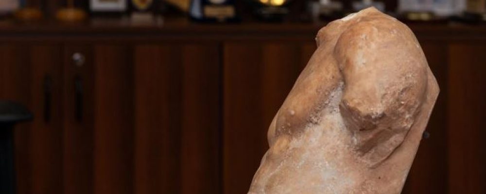 Κορινθία: Προσπαθούσε να πουλήσει άγαλμα του 5ου π.Χ. αιώνα αντί €100.000-φωτο