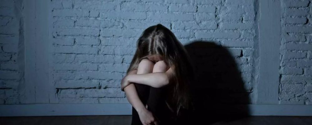 Η μητέρα της 14χρονης που δέχθηκε σεξουαλική επίθεση στην Κόρινθο,  στέλνει μήνυμα προς όλα τα κοριτσάκια   “Να μην δέχονται κανένας να αγγίζει το σώμα τους, όποιος και να είναι αυτός”