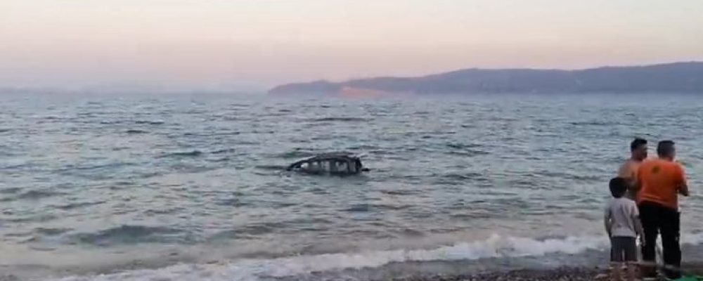 Άγιοι Θεόδωροι: Αυτοκίνητο έπεσε στην θάλασσα