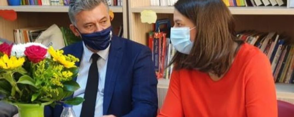 Τι ζήτησε ο Βασίλης Νανόπουλος – τι είπε η Υπουργός που περιόδευσε σε 2 σχολικά συγκροτήματα της Κορίνθου