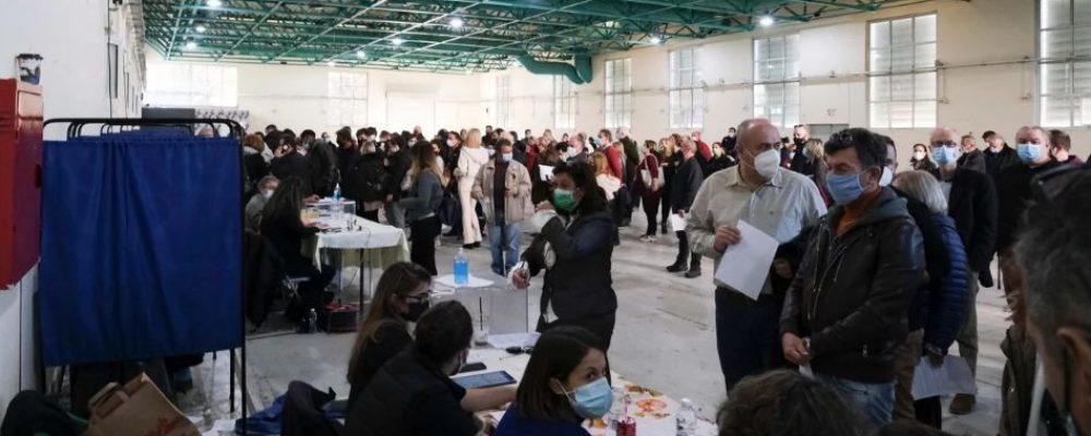 Εκλογές ΚΙΝΑΛ: Προσέλευση ρεκόρ 250.000 -Παράταση ως τις 20:00 στην ψηφοφορία