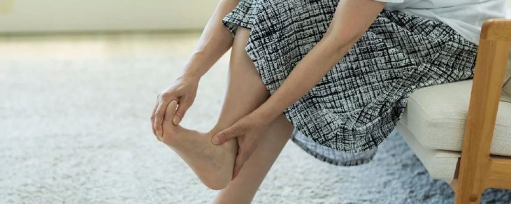 Υψηλή χοληστερίνη: Το ανησυχητικό σημάδι στα πόδια
