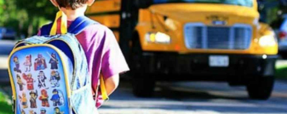 «Ξέχασαν» παιδί έξι χρονών μέσα στο σχολικό, συνελήφθησαν ο οδηγός και η συνοδός